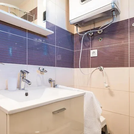 Stunning Apartment In Grebastica With Wifi * Grebastica