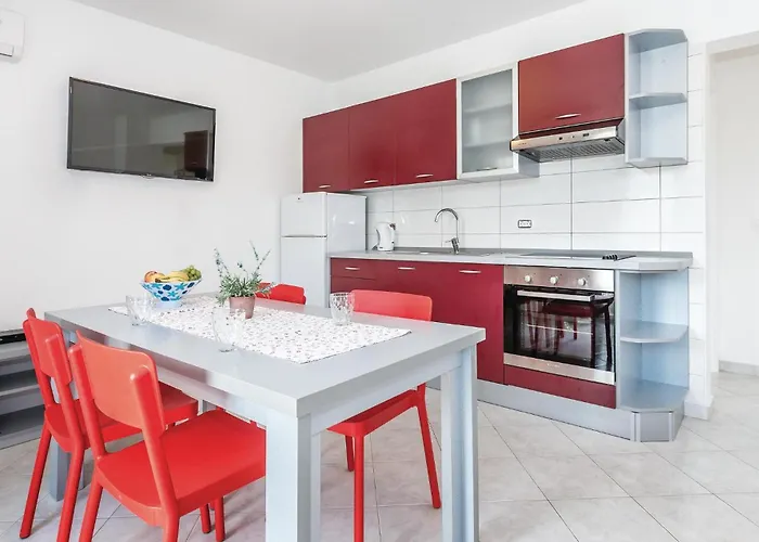 Apartment Grebastica Lxxxviii Apartment