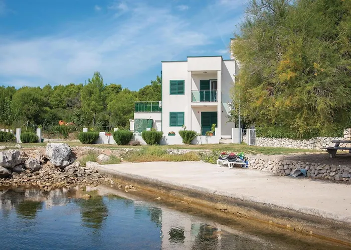 Apartment Grebastica Lxxxviii Apartment Grebastica