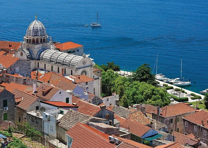 Apartment Grebastica Lxxxviii Apartment Grebastica